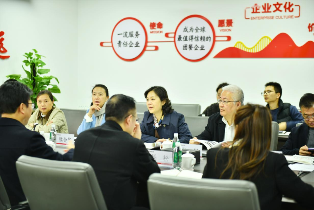 四川省商务厅副厅长尹奇志一行莅临亿万先生mr餐饮集团调研指导